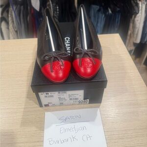 CHANEL Two-Tone Leather Cap-Toe Ballet Flats - Brown & Red